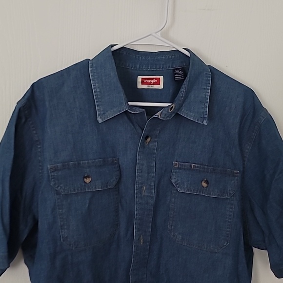Mens Wrangler Jean button down - Picture 2 of 3